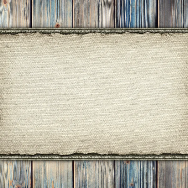 Folha de papel artesanal na madeira velha prancha parede fundo — Fotografia de Stock