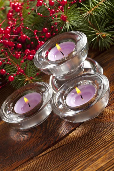 크리스마스 배경-촛불 및 스프루 스 트리 — 스톡 사진