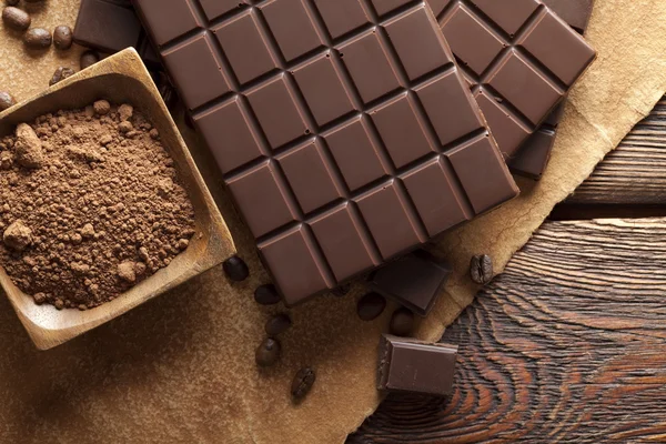 Chocolate negro, cacao y granos de café —  Fotos de Stock