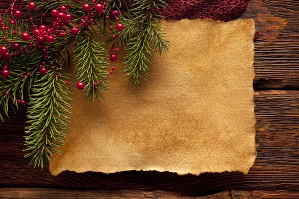 Karácsonyi háttér – üres papír lapot és dekoráció — Stock Fotó