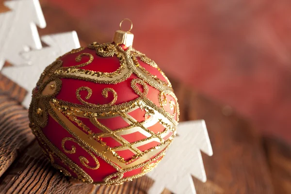 クリスマスと木製の背景の木 — ストック写真