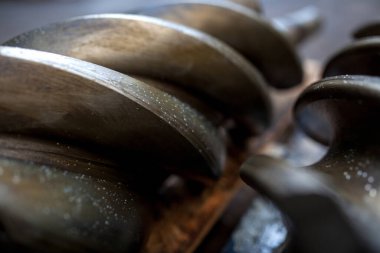 Metal matkabın ucunu kapat