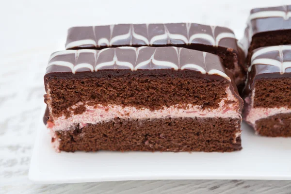 Torta al cioccolato con filetto di fragole — Foto Stock