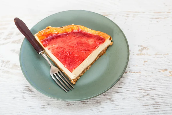 Hausgemachter süßer Erdbeerkäsekuchen — Stockfoto