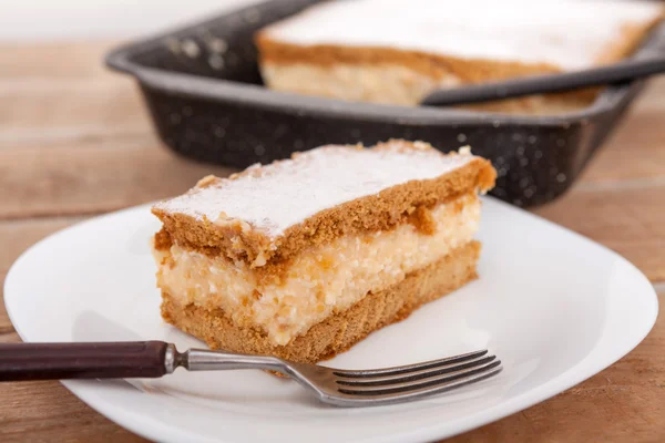 Torta alla vaniglia cremosa fatta in casa — Foto Stock