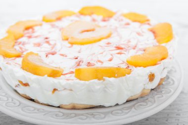 Şeftali ve yoğurt kek