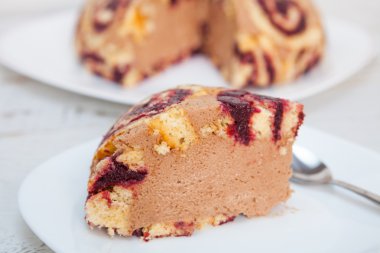 Tatlı kek kakao ve reçel