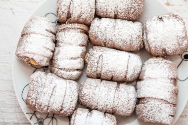 Tatlı çikolatalı rulo kurabiye 