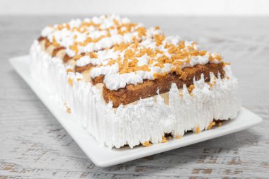 Ev yapımı kadın parmağı ve vanilyalı puding.