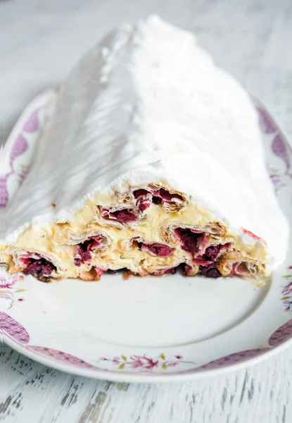 Bolo de cereja pirâmide — Fotografia de Stock