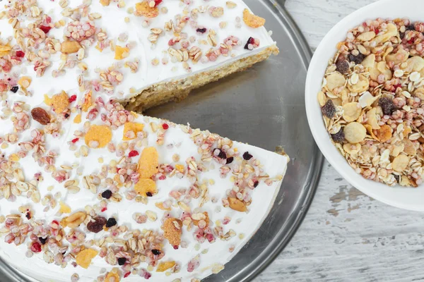 Fetta di torta di muesli — Foto Stock