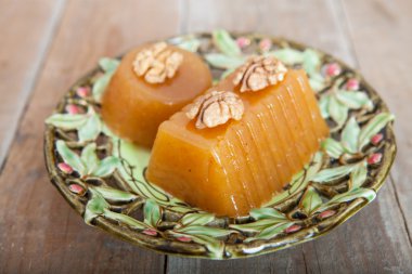 Ev yapımı Ayva jelatin tatlı