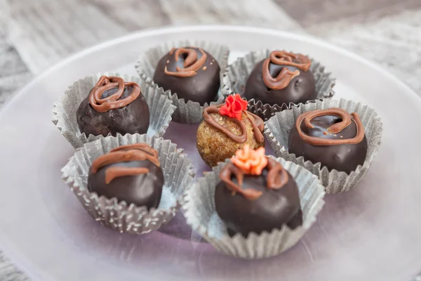 Zelfgemaakte chocolade snoepjes — Stockfoto