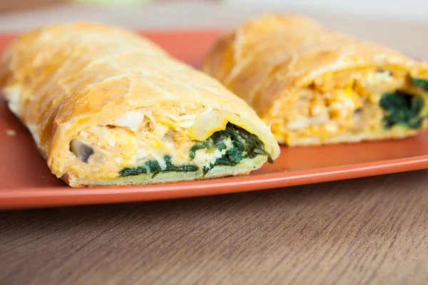 Chicken roll stuffed with spinach and cheese — Stock Photo, Image