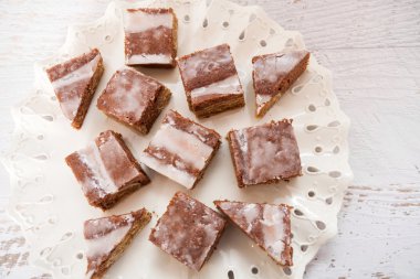 Ev yapımı çikolatalı rulo tatlı