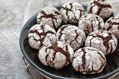 Tatlı çikolatalı kek çıkar