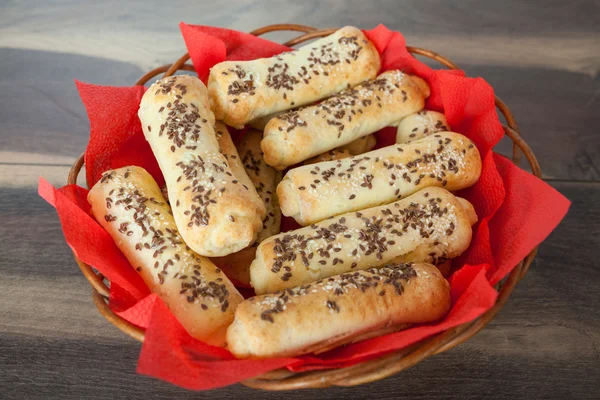 Jambon ve peynir ile doldurulmuş küçük ekmek