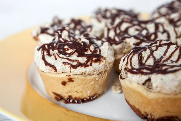 Zelfgemaakte Cupcake vanille crème ant chocolade Topping — Stockfoto