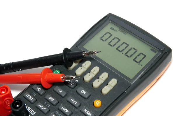 Digitale multimeter is op een witte achtergrond — Stockfoto