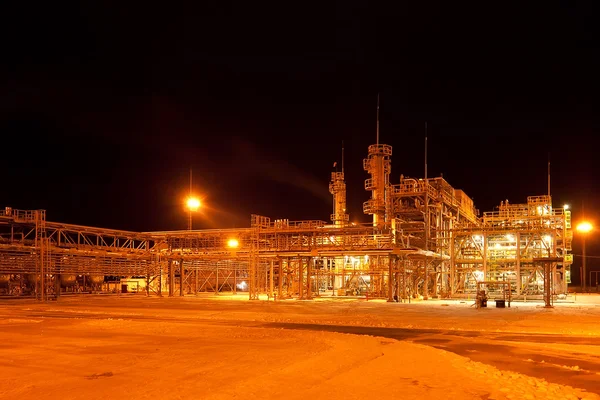 Gas Refinery plant. Night view. Nobobdy. Winter — Stock Photo, Image