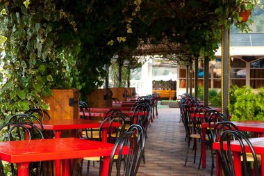 Sezon içinde boş kafe