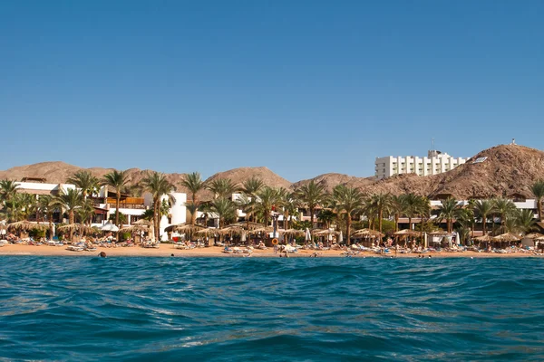 Готель та пляжу – на Червоне море — стокове фото