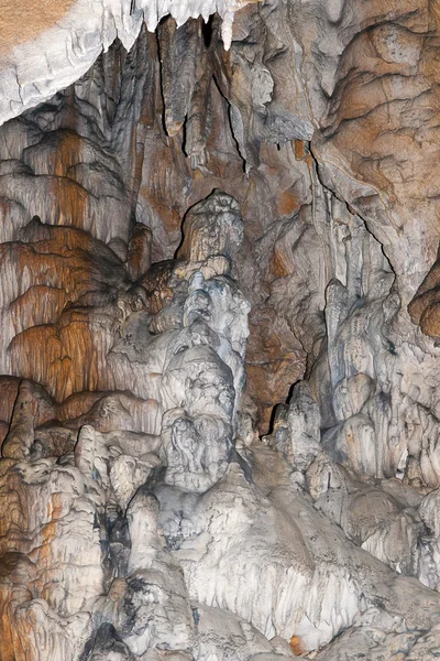 Formações de carste na caverna . — Fotografia de Stock