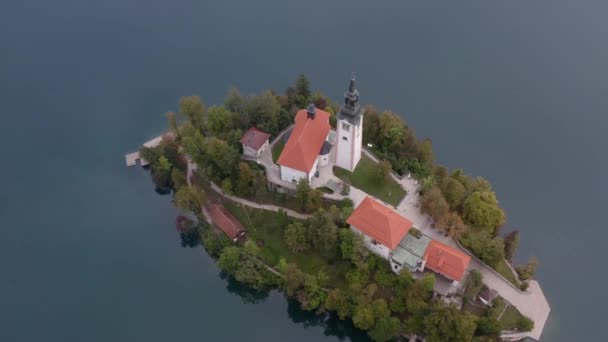 Jezioro Bled Wyspa Kościoła Założenie Maryi Zdjęcia Lotnicze Piękny Słoweński — Wideo stockowe