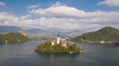 Slovenya 'da gölün zaman akışı