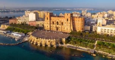 Taranto Şehri, İtalya 'nın havadan zamanı