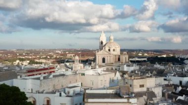 Locorotondo şehrinin havadan görünüşü, İtalya
