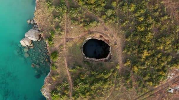 Volare Una Bellissima Spiaggia Con Acqua Cristallina — Video Stock