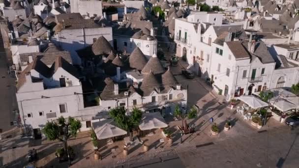 Vue Aérienne Une Petite Ville Dans Région Des Pouilles Alberobello — Video