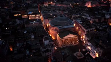 Roma 'daki Pantheon' un havadan görünüşü, antik bir tapınak - İtalya 'nın yukarıdan manzarası, Avrupa
