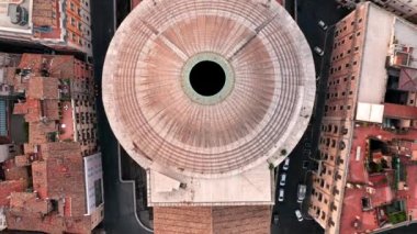 Roma 'daki Pantheon' un havadan görünüşü, antik bir tapınak - İtalya 'nın yukarıdan manzarası, Avrupa