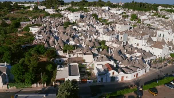 Vista Aérea Trulli Alberobello Cidade Itália Drone Voar Sobre Edifícios — Vídeo de Stock