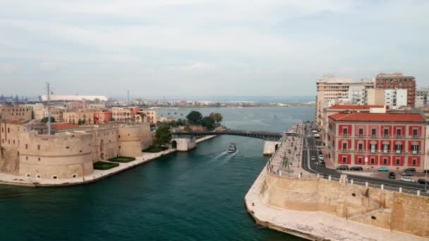 Flygfoto Över Centrala Och Aragonien Slott Taranto Italien — Stockvideo