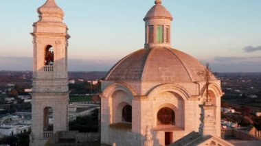 İtalya 'nın Locorotondo şehrinin hava manzarası