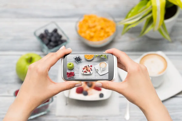 Foto de comida tiro smartphone . — Fotografia de Stock