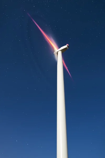 Wind turbine working at night. — Stock Photo, Image