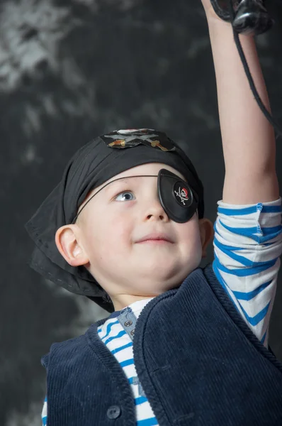 Пиратский мальчик — стоковое фото