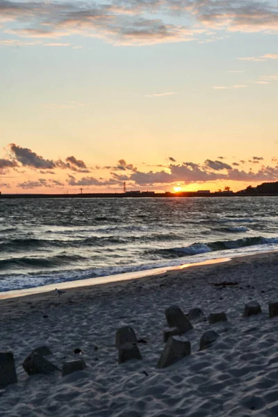 バルト海のポーランドのヘルビーチでの夕日 — ストック写真