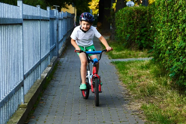 White Boy Biking Summer Time — Stock Photo, Image