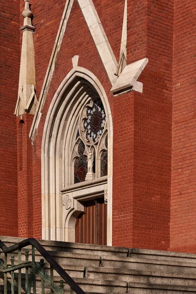 Eintritt Die Kirche Nach Zehn Jahren — Stockfoto