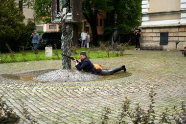 Gliwice, Polonya - 15 Mayıs 2021 - Silezya Ayaklanması sırasında savaşların yeniden inşası