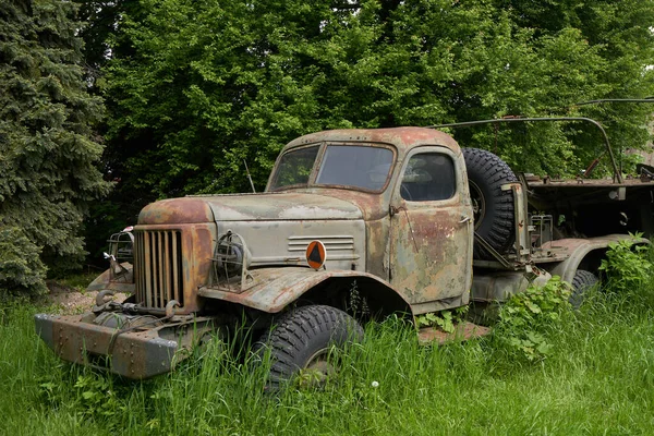 Знищена Дуже Стара Військова Вантажівка — стокове фото