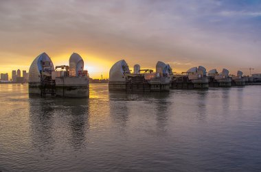 Thames bariyer