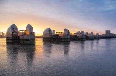 Thames bariyer