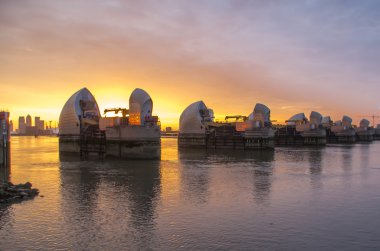 Thames bariyer