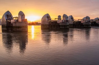 Thames bariyer